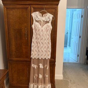 Avery Ivory Floral Lace Maxi Dress size 12 stunning